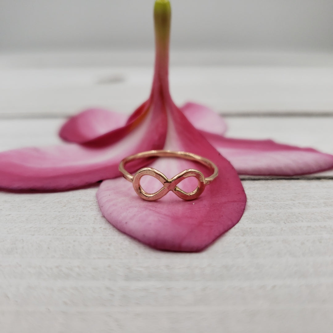 Rose Gold Infinity Ring – SilverPlus Jewellery